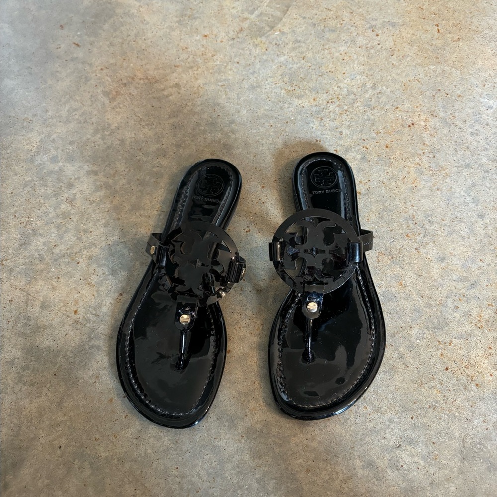 TORY BURCH MILLER PATENT SANDAL, 8.5